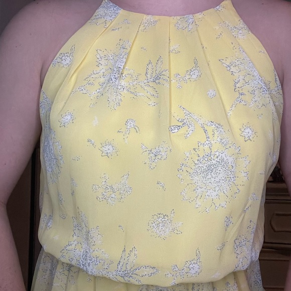 Yellow casual dress with floral pattern - Picture 2 of 7